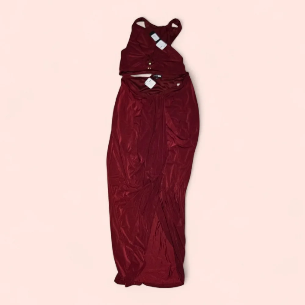 Fashion Nova Burgundy High-Low Skirt - Picture 3 of 3